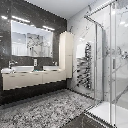 Prestige Two-bedroom By Parizska